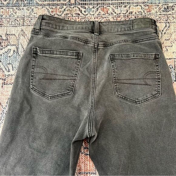 American Eagle Outfitters Mom Jean in Black Wash Charcoal Grey Size 8 - Picture 10 of 11